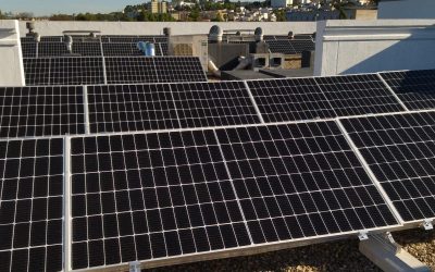 Instalación fotovoltaica de autoconsumo en cubierta de nave industrial en Jerez de la Frontera (Cádiz).